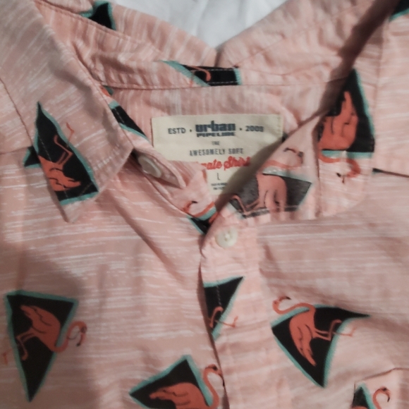Flamingo button down - Picture 4 of 4